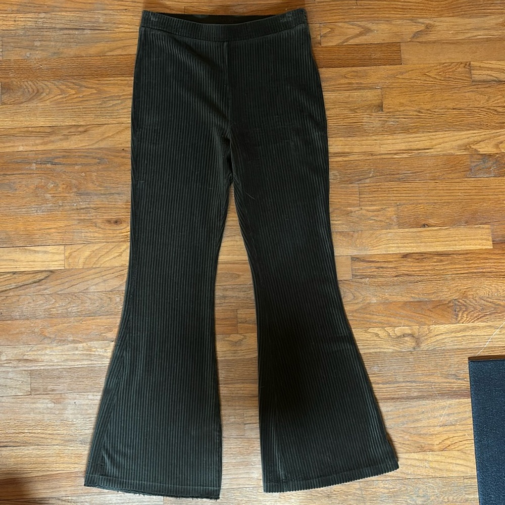 Aerie wide leg hunter green ribbed velour pant